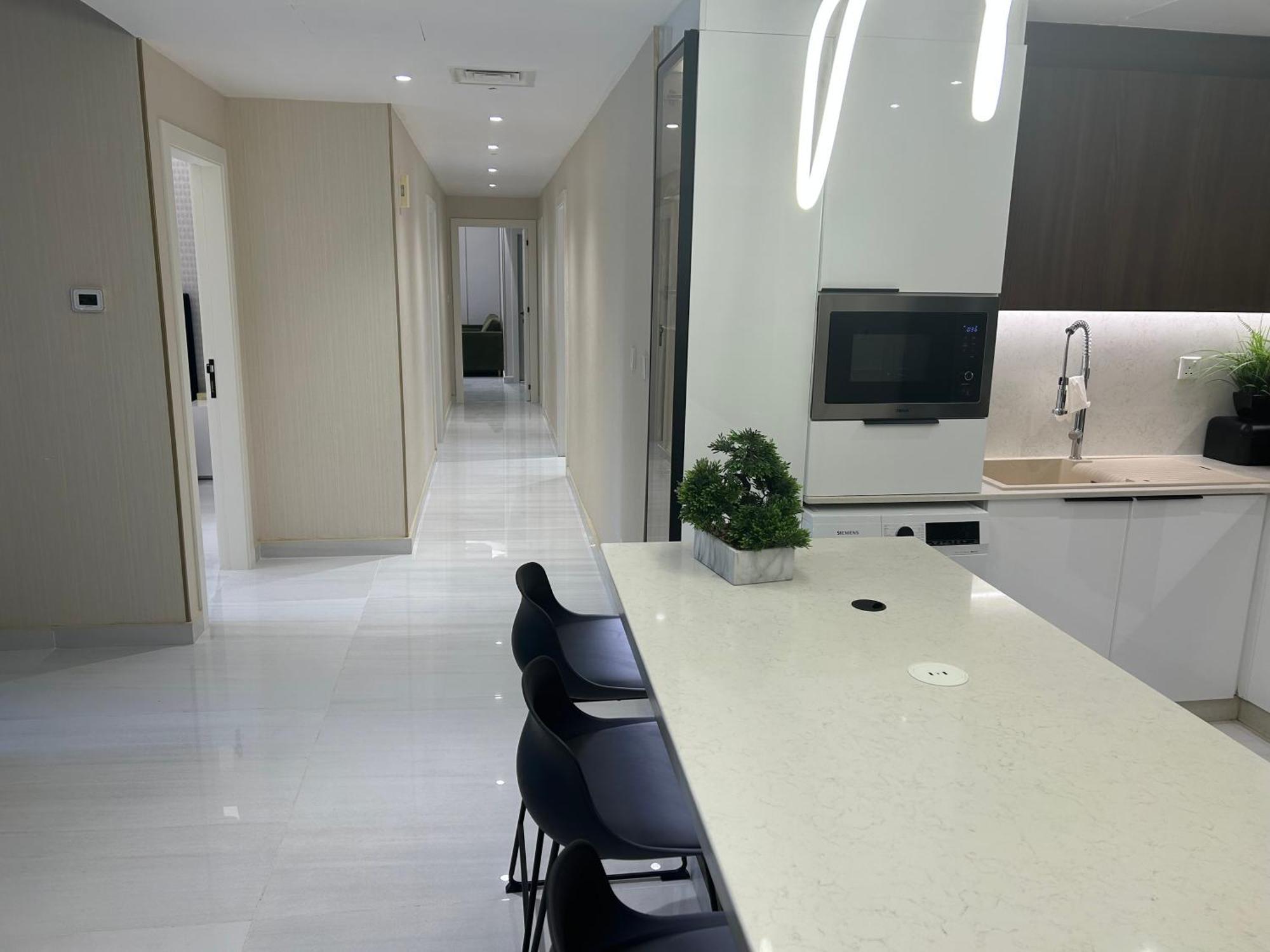 Usmans 4bdrm Sea View Rimal Appartement Dubai